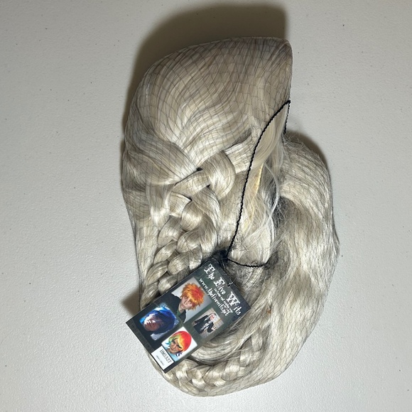 Blonde Long Wig - Picture 2 of 7